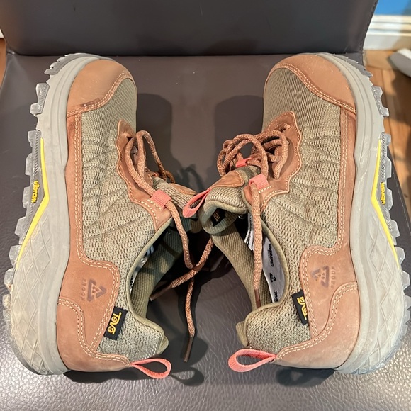 Teva Ridgeview size 8.5 low hiking shoes - Picture 9 of 11